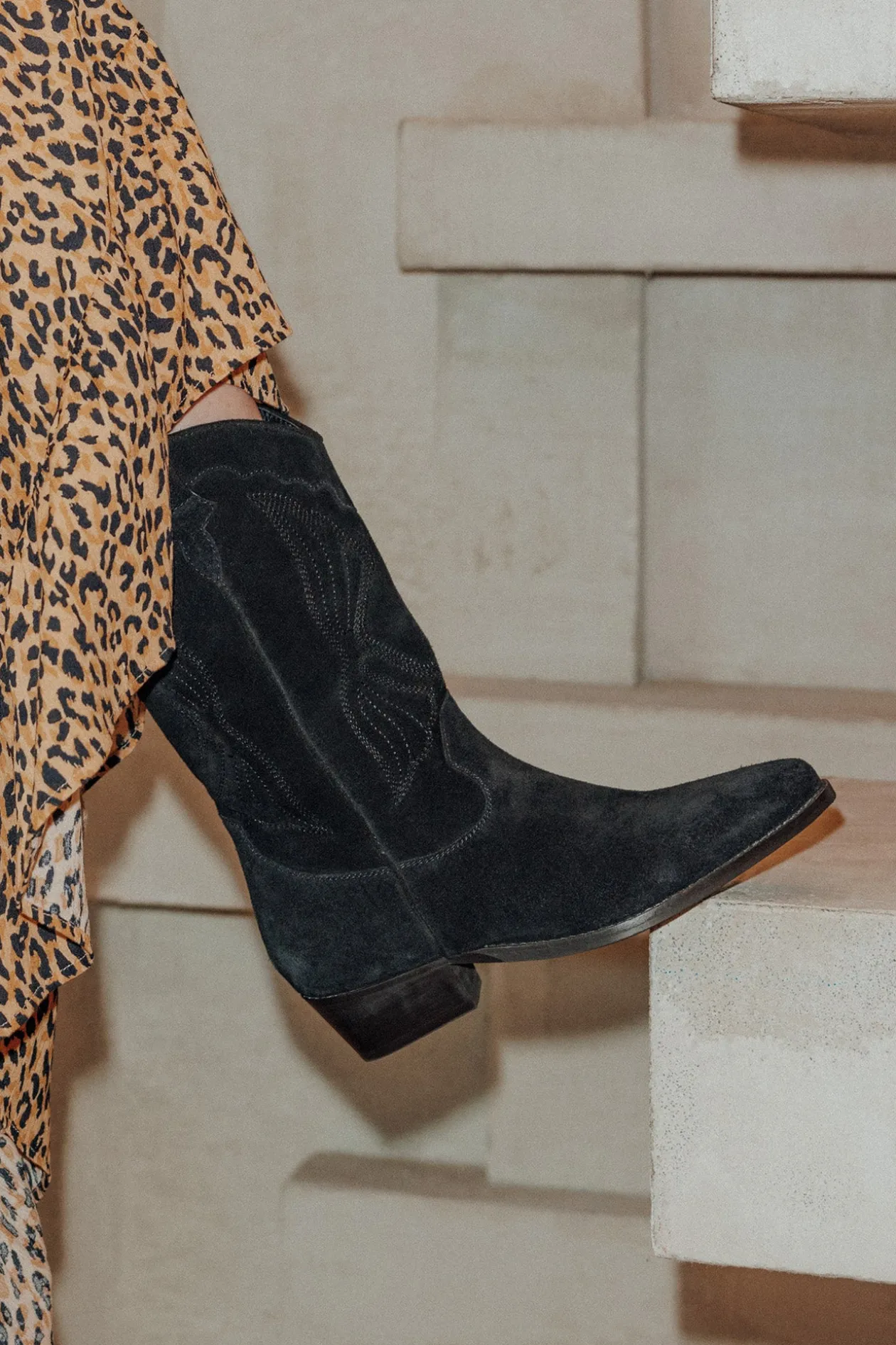 Promod Santiags en cuir suédé Femme - Noir Discount